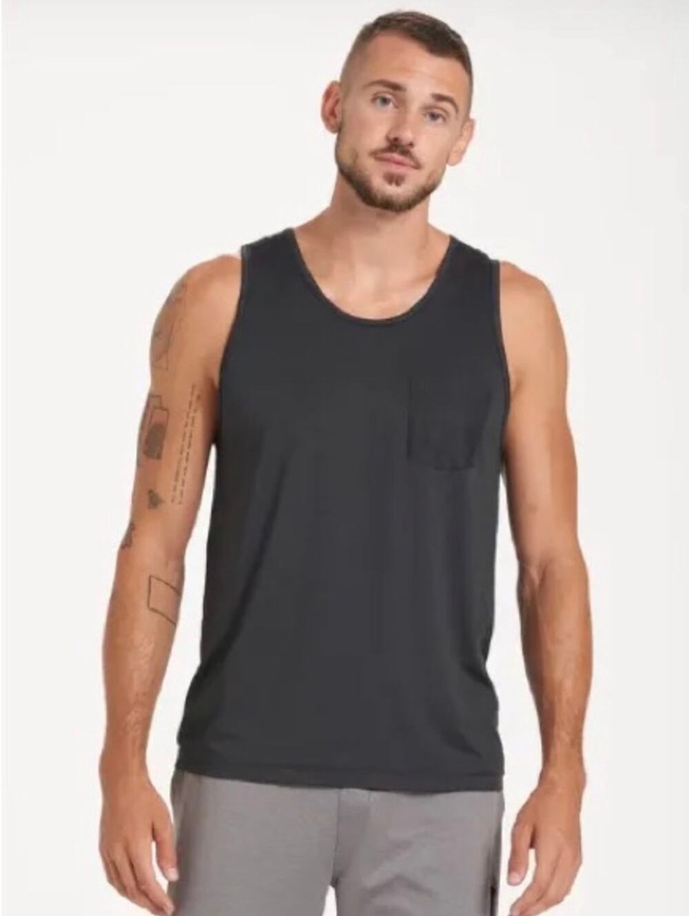 Vuori men’s Tradewinds Performance Tank Size L in black